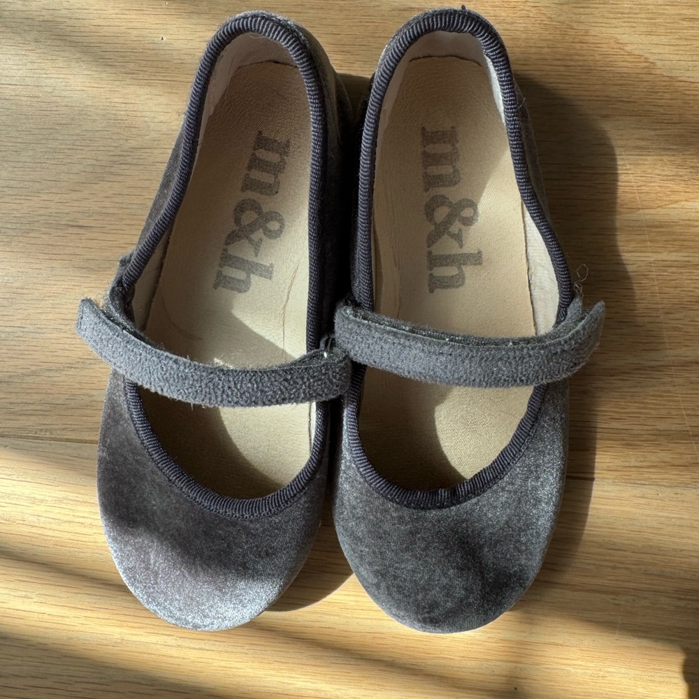 M & H Girls Grey Velvet Dress Shoes Made in Spain